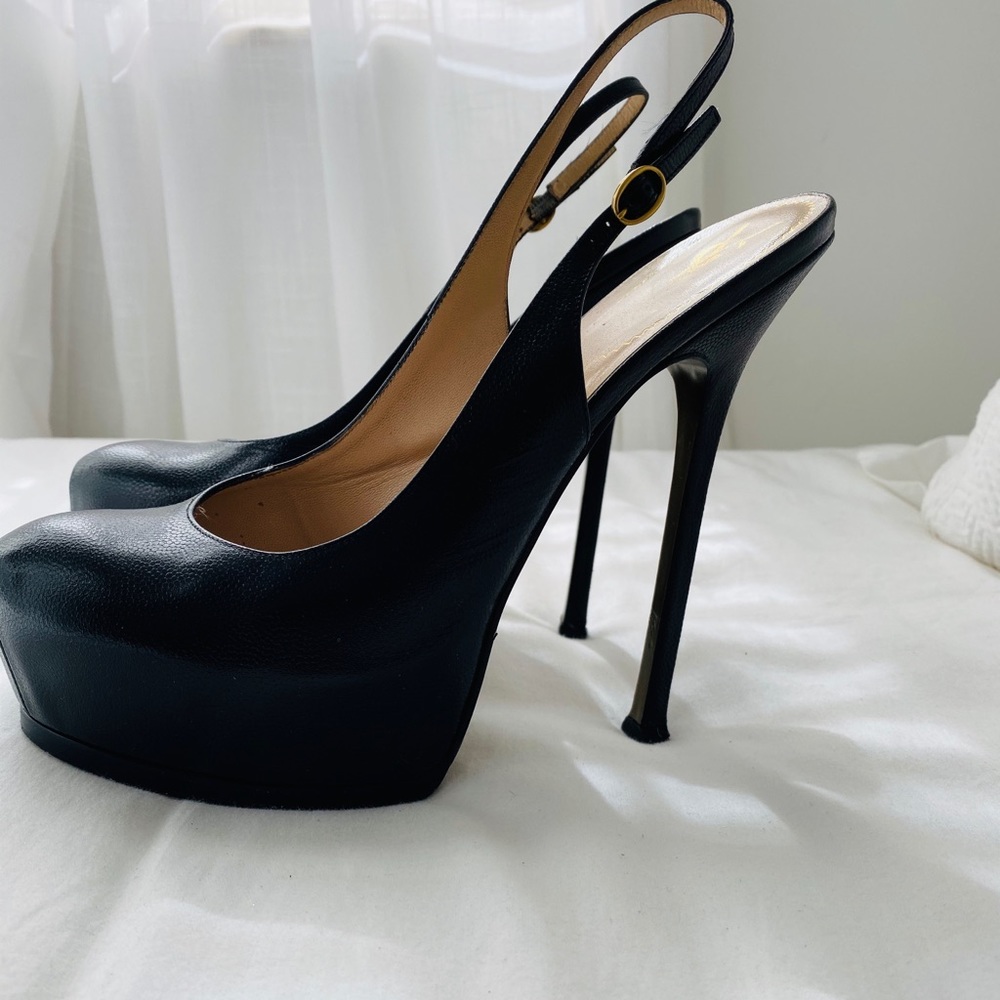 Black leather Yves Saint Laurent  Platform Pumps